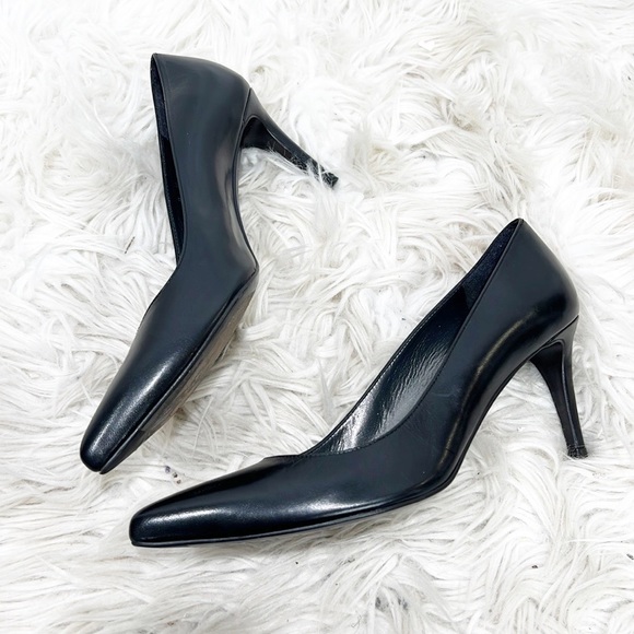 Stuart Weitzman | Shoes | Stuart Weitzman Linsi Black Leather Pumps Size 9 | Poshmark